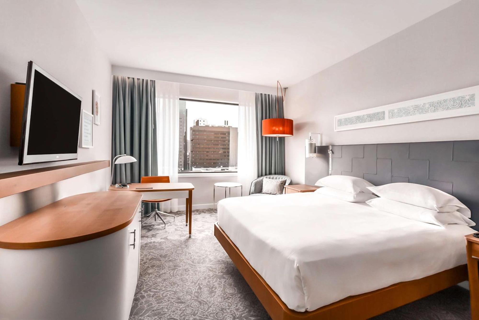 King Guest Room,1516427914:JPEG