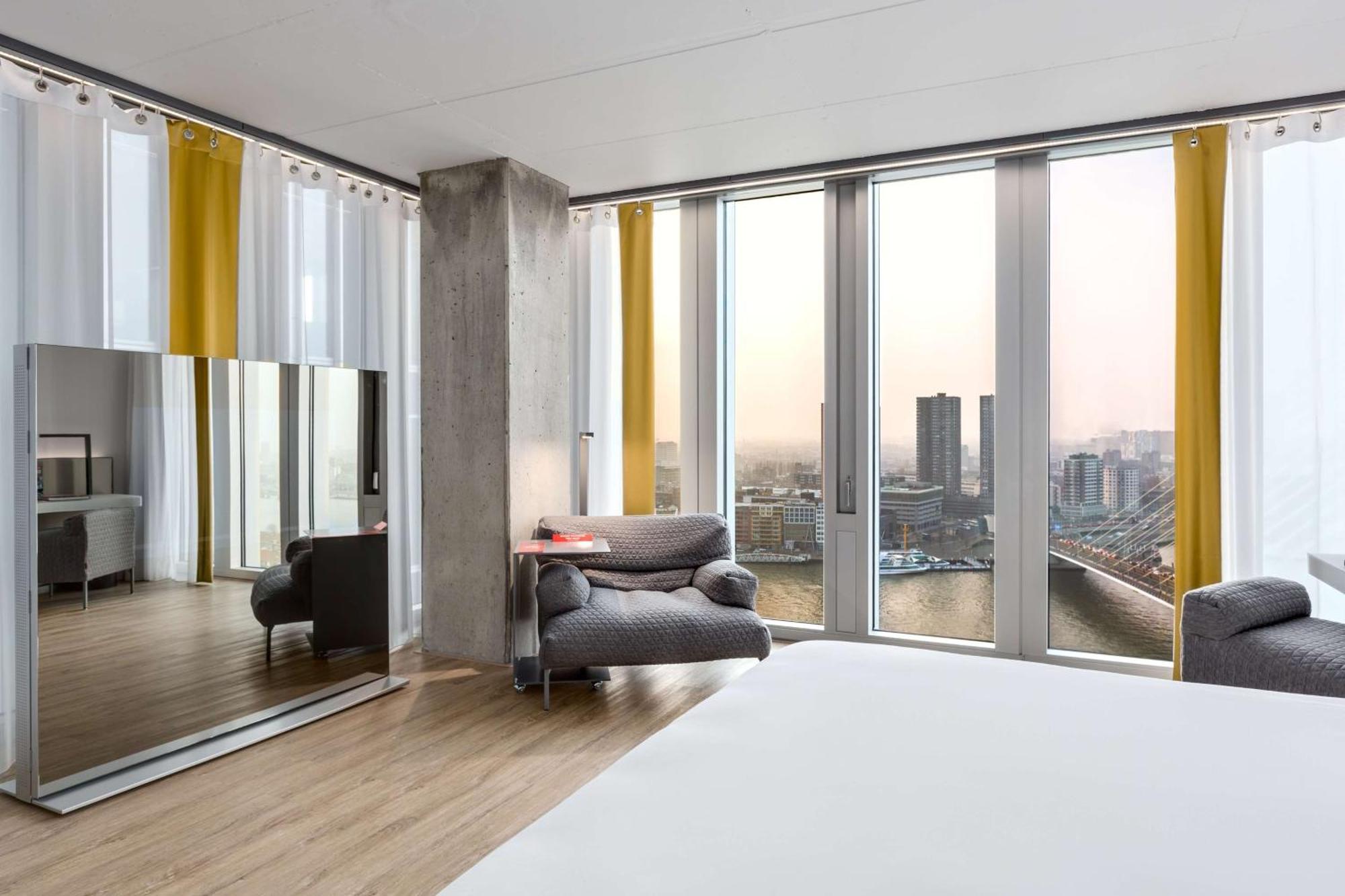 Nhow Premium Zimmer mit Blick auf die Skyline